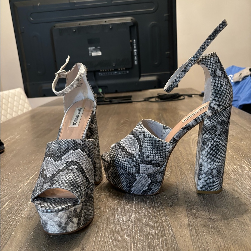 Steve Madden Black and Gray Snake Print Platform Heels